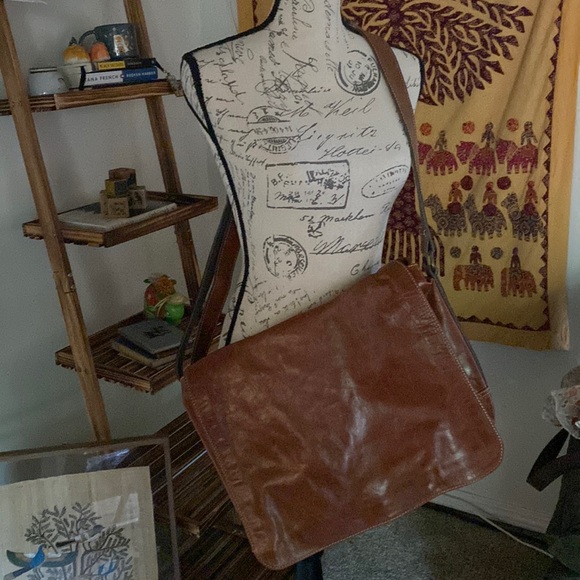 Vintage, Classic Fossil Cross-Body Messenger/Computer Bag - Picture 3 of 16